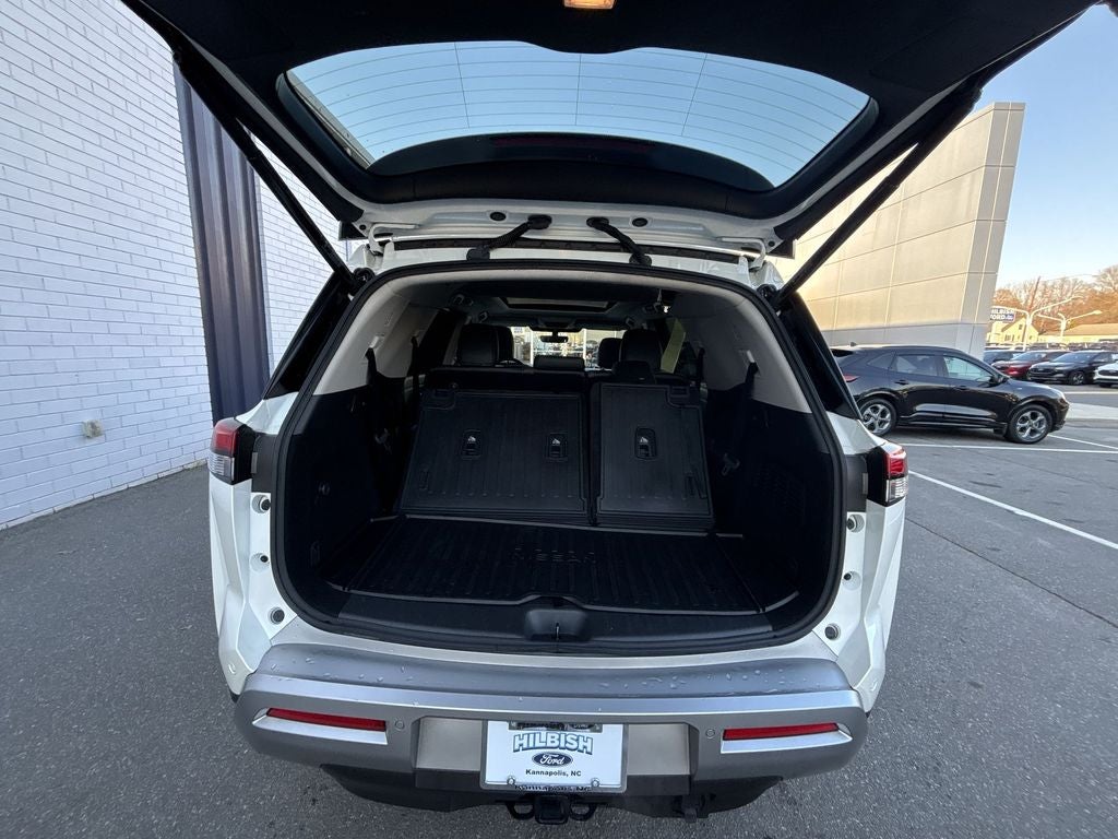 2024 Nissan Pathfinder Platinum