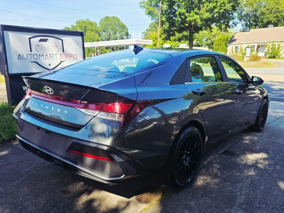 2025 Hyundai Elantra SEL Sport