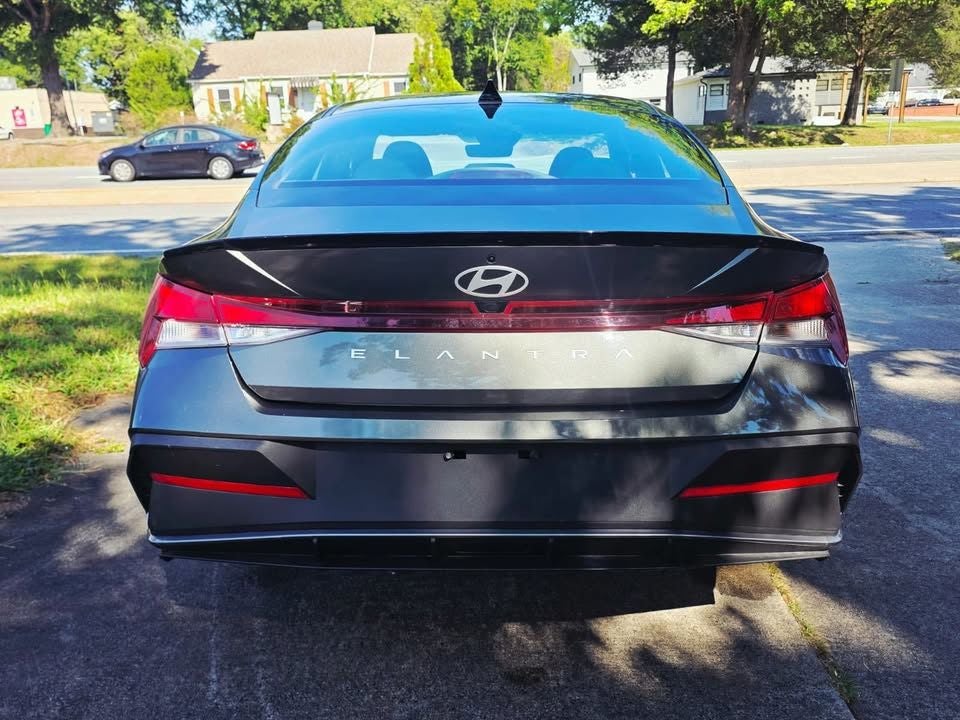 2025 Hyundai Elantra SEL Sport