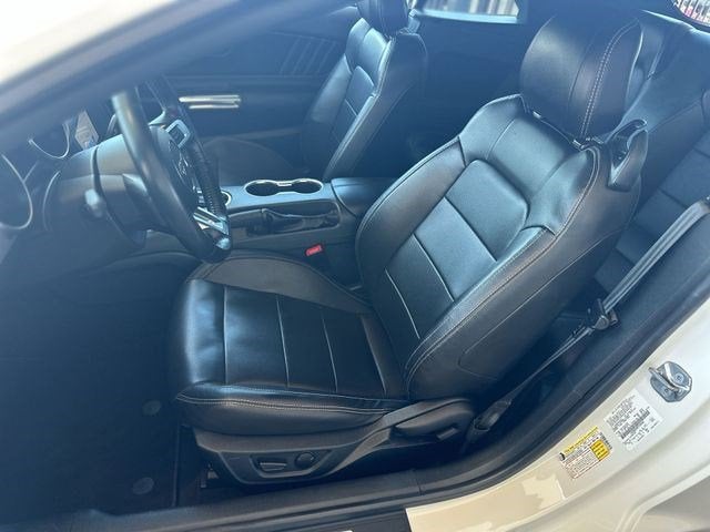 2023 Ford MUSTANG Premium