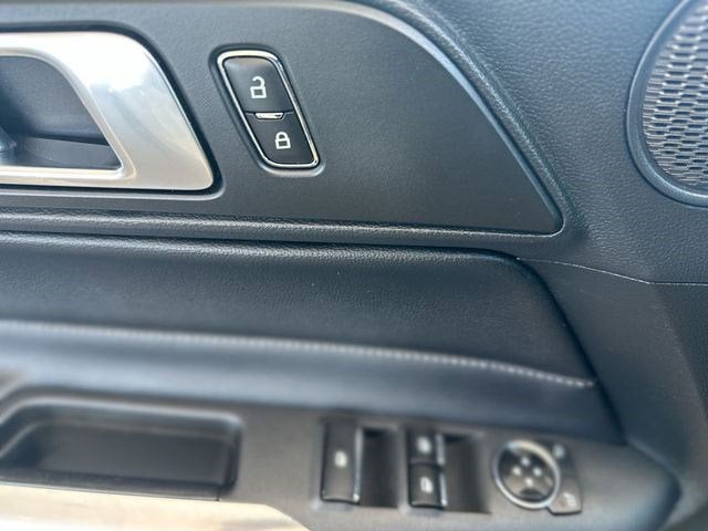 2023 Ford MUSTANG Premium