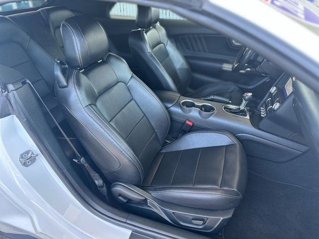 2023 Ford MUSTANG Premium