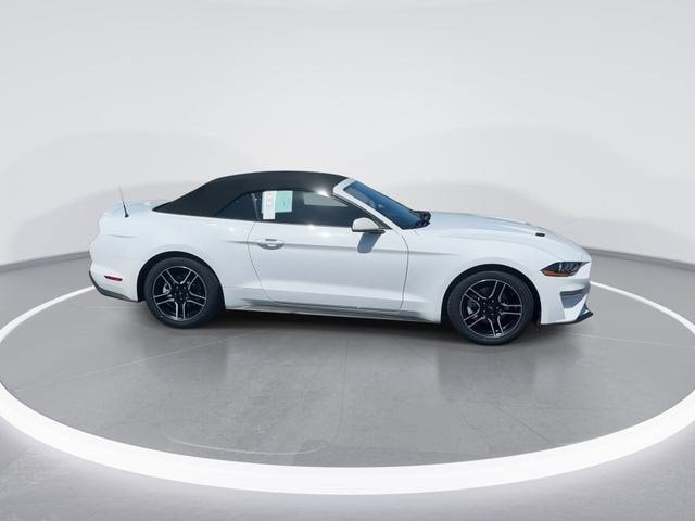 2023 Ford MUSTANG Premium