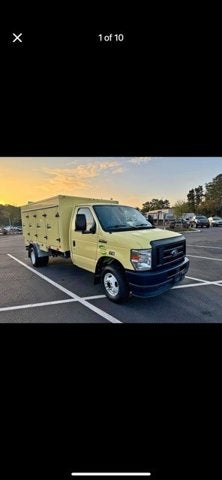 2022 Ford E450 Base