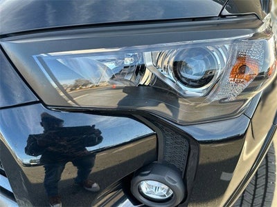 2021 Toyota 4 RUNNER Venture