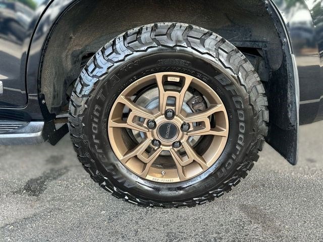 2017 Toyota LAND CRUISER Base