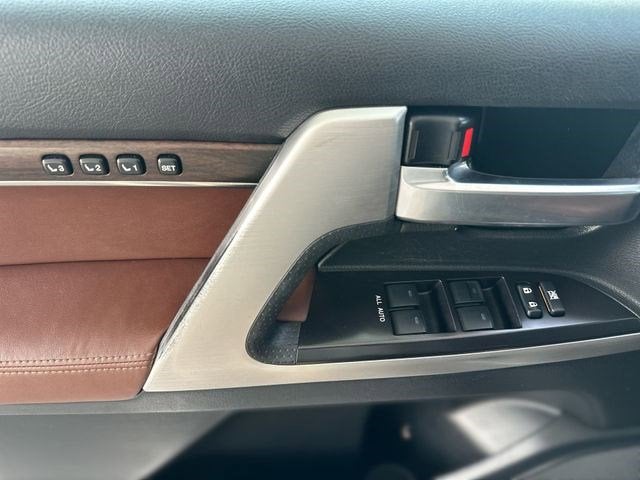 2017 Toyota LAND CRUISER Base