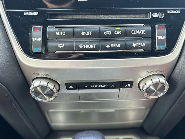 2017 Toyota LAND CRUISER Base