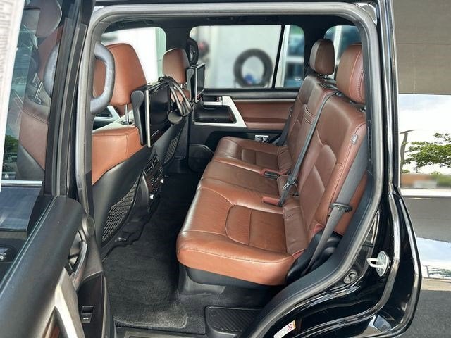 2017 Toyota LAND CRUISER Base