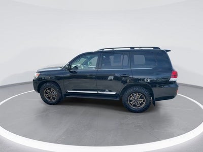 2017 Toyota LAND CRUISER Base