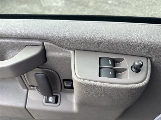 2024 Chevrolet Express Passenger LT