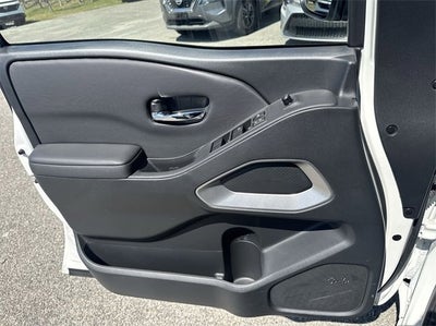 2024 Nissan Frontier SL