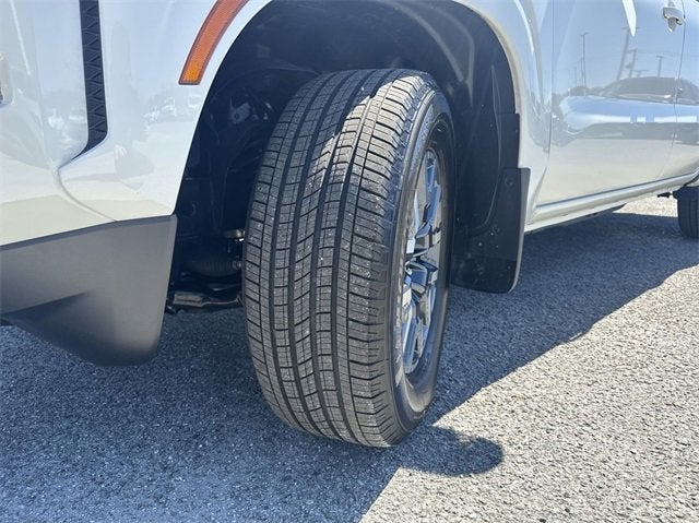 2024 Nissan Frontier SL