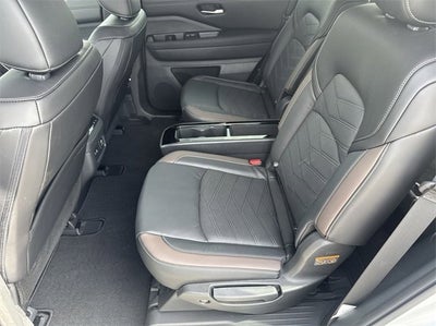 2024 Nissan Pathfinder Platinum