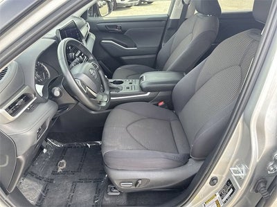 2024 Toyota Highlander LE