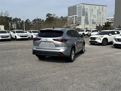 2024 Toyota Highlander LE
