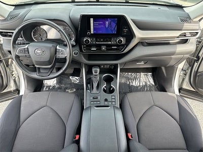 2024 Toyota Highlander LE