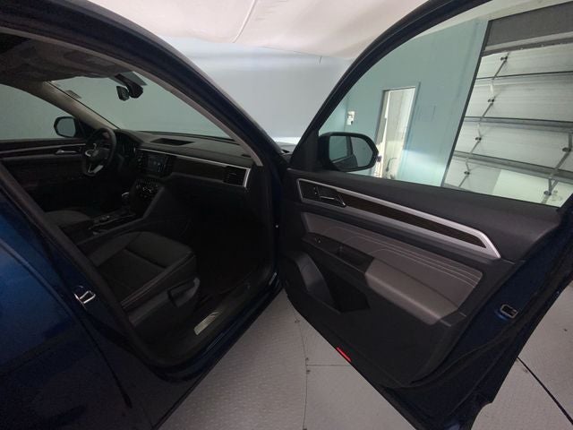 2023 Volkswagen Atlas 2.0T SE w/Technology