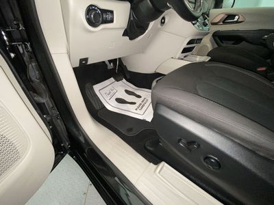 2021 Chrysler Voyager LX