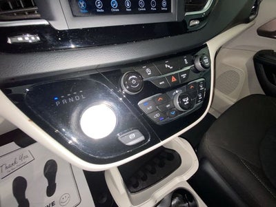 2021 Chrysler Voyager LX
