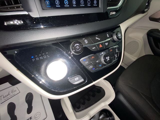 2021 Chrysler Voyager LX