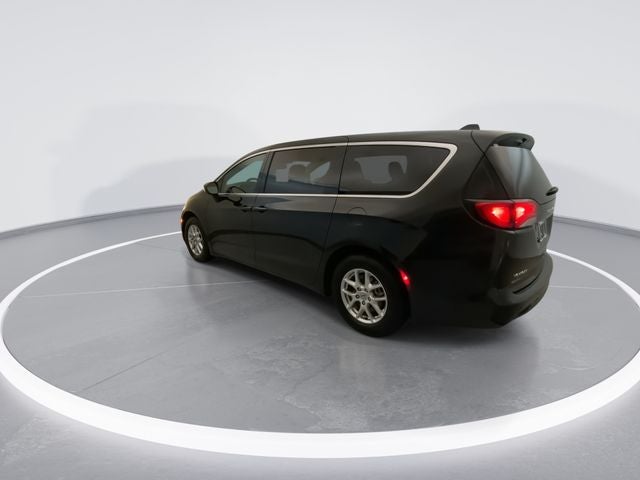 2021 Chrysler Voyager LX