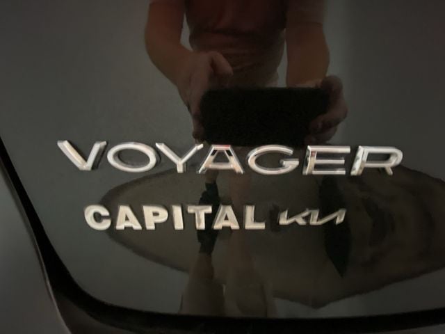 2021 Chrysler Voyager LX