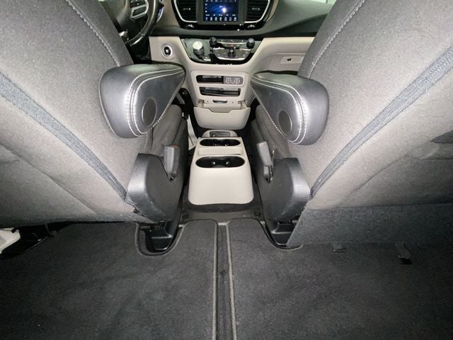 2021 Chrysler Voyager LX
