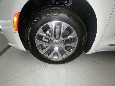 2024 Chrysler Pacifica Hybrid Pinnacle