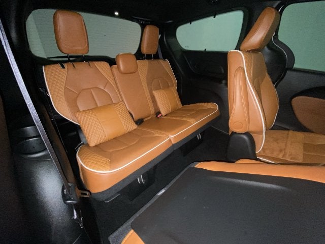 2024 Chrysler Pacifica Hybrid Pinnacle