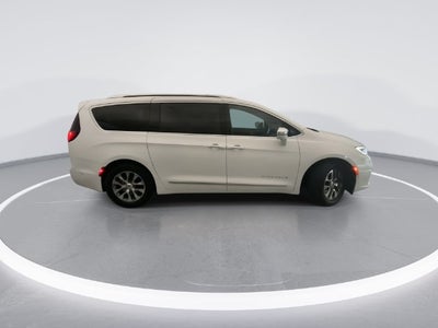 2024 Chrysler Pacifica Hybrid Pinnacle