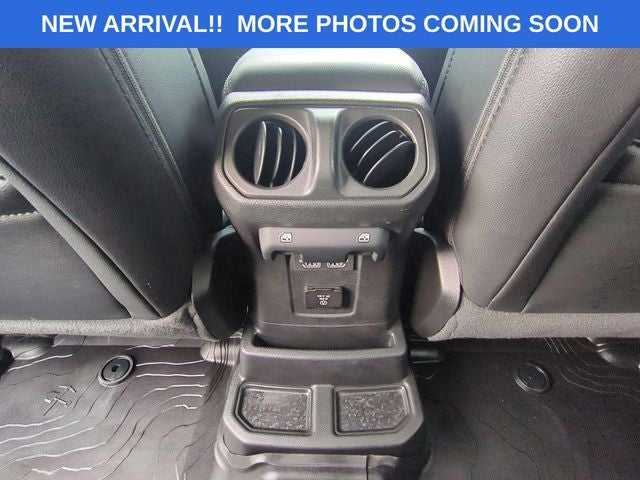 2022 Jeep Wrangler Unlimited Sahara Altitude 4x4