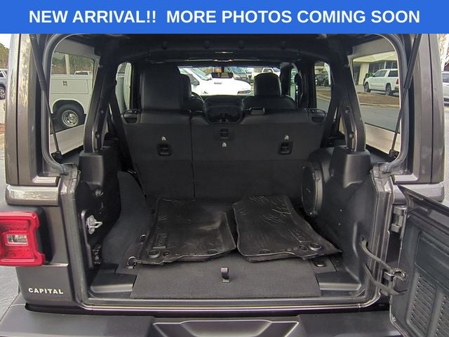 2022 Jeep Wrangler Unlimited Sahara Altitude 4x4