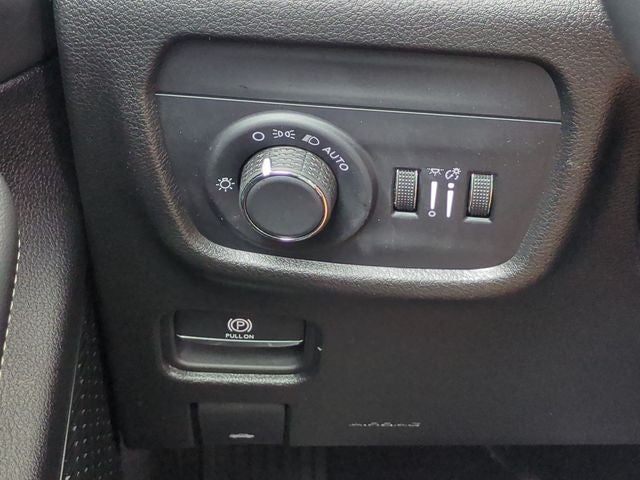 2024 Jeep Grand Cherokee L Laredo 4x2