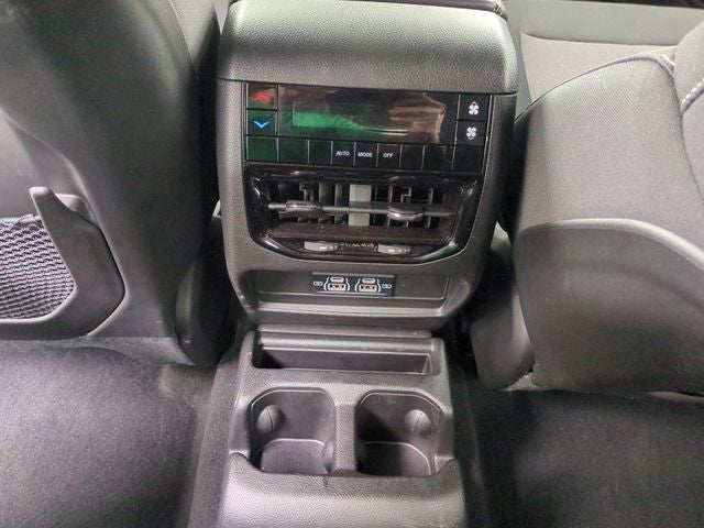 2024 Jeep Grand Cherokee L Laredo 4x2