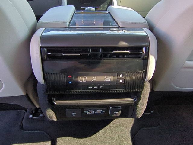 2023 Jeep Wagoneer -