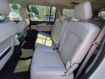 2023 Jeep Wagoneer -