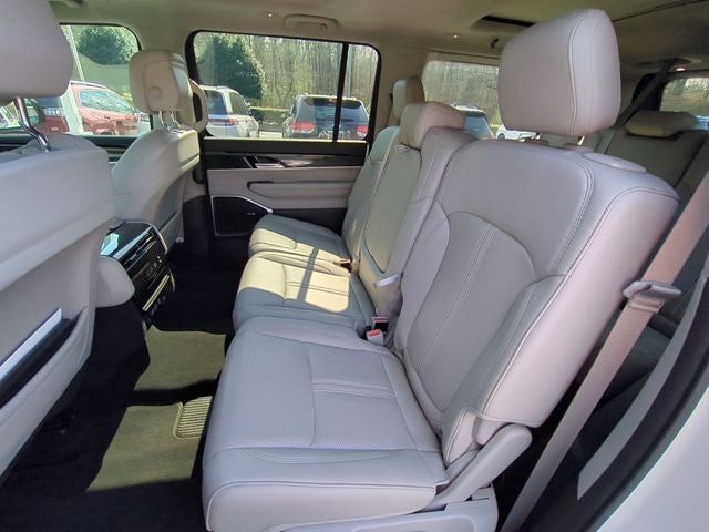 2023 Jeep Wagoneer -