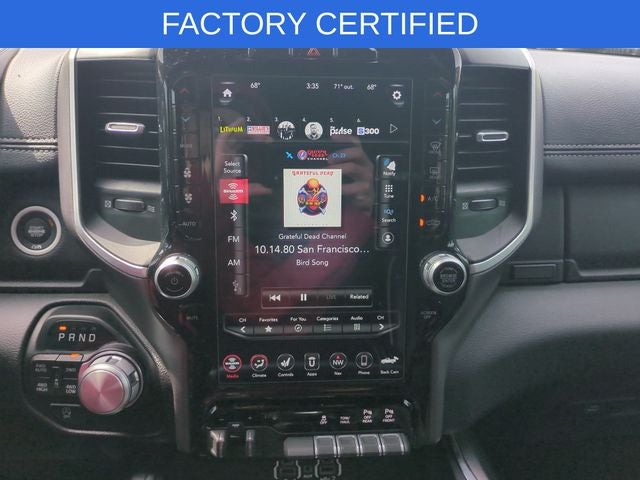 2020 RAM 1500 Laramie Crew Cab 4x4 5'7' Box