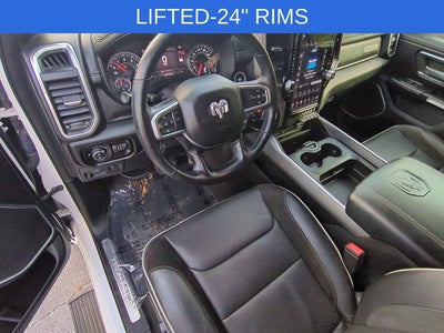 2020 RAM 1500 Laramie Crew Cab 4x4 5'7' Box