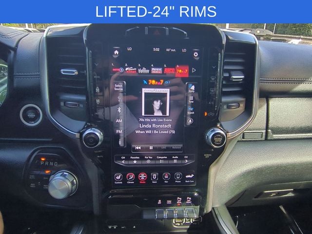 2020 RAM 1500 Laramie Crew Cab 4x4 5'7' Box