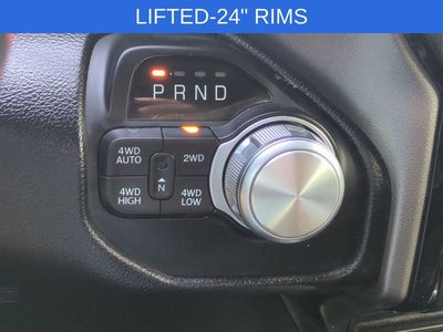 2020 RAM 1500 Laramie Crew Cab 4x4 5'7' Box