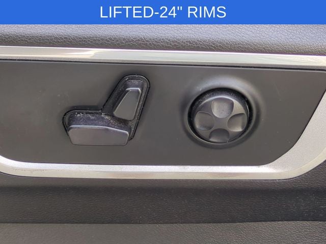 2020 RAM 1500 Laramie Crew Cab 4x4 5'7' Box