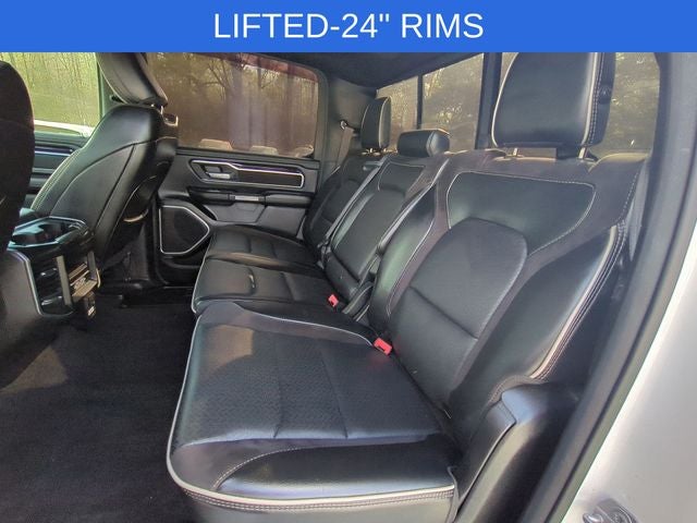 2020 RAM 1500 Laramie Crew Cab 4x4 5'7' Box