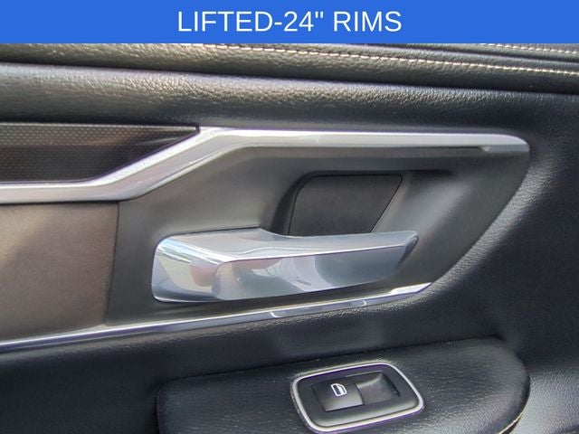 2020 RAM 1500 Laramie Crew Cab 4x4 5'7' Box