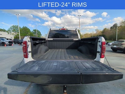 2020 RAM 1500 Laramie Crew Cab 4x4 5'7' Box