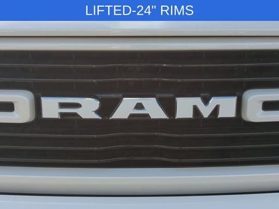 2020 RAM 1500 Laramie Crew Cab 4x4 5'7' Box