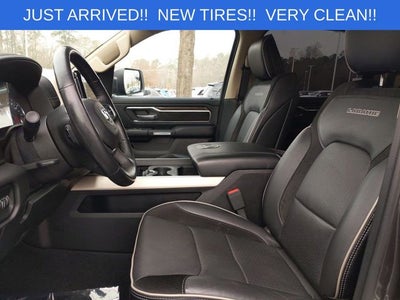 2019 RAM 1500 Laramie Crew Cab 4x4 5'7' Box