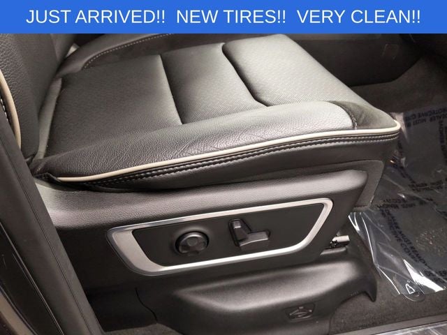 2019 RAM 1500 Laramie Crew Cab 4x4 5'7' Box