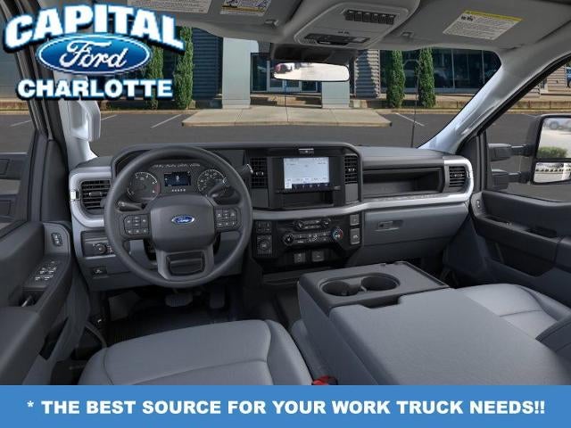 2025 Ford Chassis Cab F-450® XL